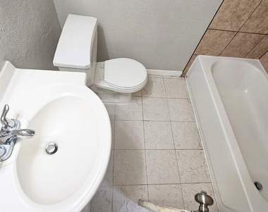 9526 Golden Wood Lane - Photo Thumbnail 20