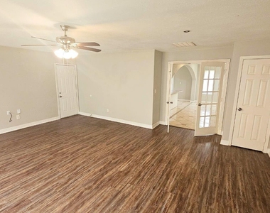 9526 Golden Wood Lane - Photo Thumbnail 2