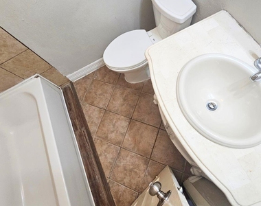 9526 Golden Wood Lane - Photo Thumbnail 21