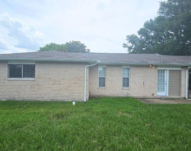 9526 Golden Wood Lane - Photo Thumbnail 22