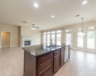 27106 Cross Pointe Court - Photo Thumbnail 14