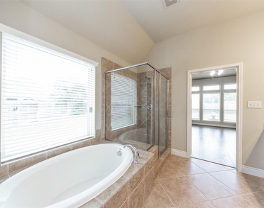 27106 Cross Pointe Court - Photo Thumbnail 19