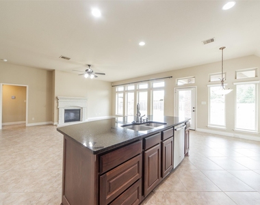 27106 Cross Pointe Court - Photo Thumbnail 15