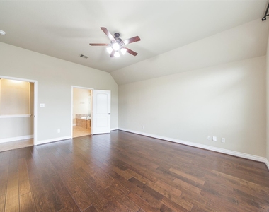 27106 Cross Pointe Court - Photo Thumbnail 17
