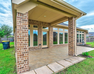 27106 Cross Pointe Court - Photo Thumbnail 28