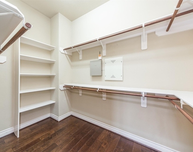 27106 Cross Pointe Court - Photo Thumbnail 20