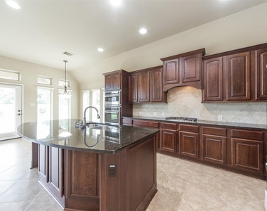 27106 Cross Pointe Court - Photo Thumbnail 11