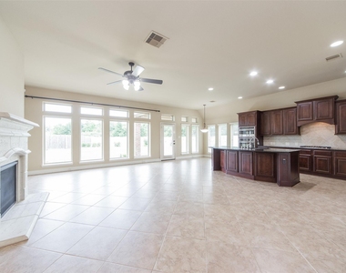 27106 Cross Pointe Court - Photo Thumbnail 8