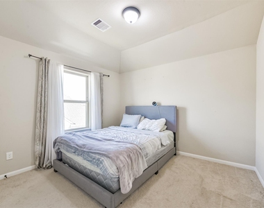 19027 Bowden Harbour Drive - Photo Thumbnail 14