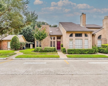 1018 Memorial Village Drive - Photo Thumbnail 4
