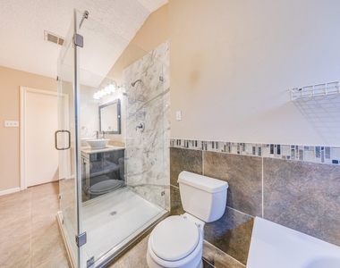 1018 Memorial Village Drive - Photo Thumbnail 16