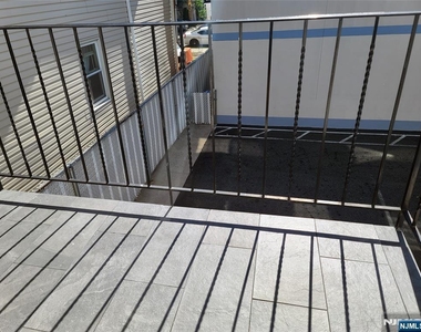 174 Palisade - Photo Thumbnail 21