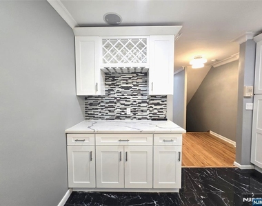 174 Palisade - Photo Thumbnail 9