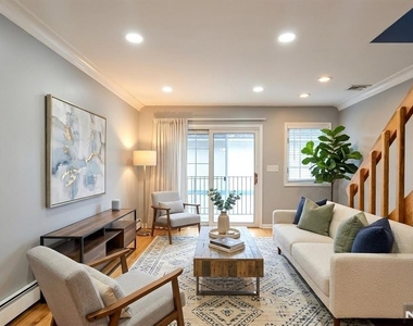174 Palisade - Photo Thumbnail 2