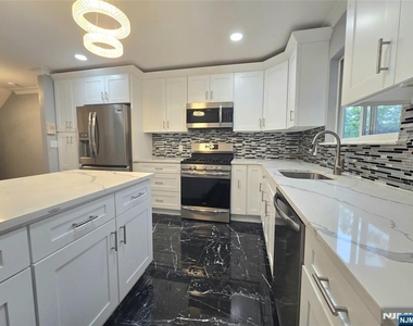 174 Palisade - Photo Thumbnail 7