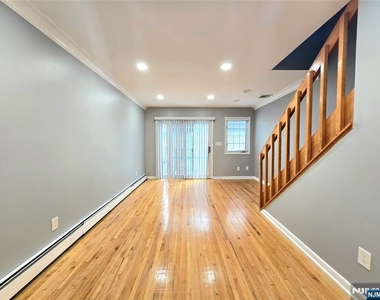 174 Palisade - Photo Thumbnail 1