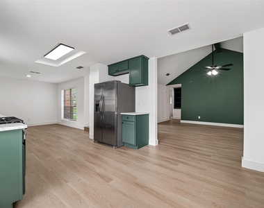 1834 Shadow Rock Drive - Photo Thumbnail 15
