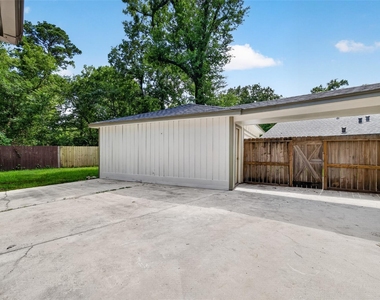 1834 Shadow Rock Drive - Photo Thumbnail 37