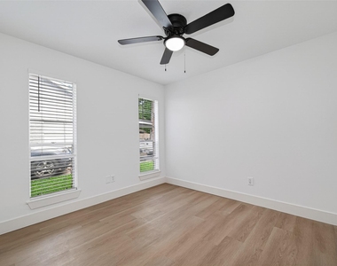 1834 Shadow Rock Drive - Photo Thumbnail 26