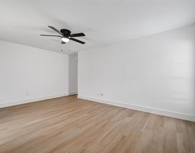 1834 Shadow Rock Drive - Photo Thumbnail 33