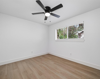 1834 Shadow Rock Drive - Photo Thumbnail 24
