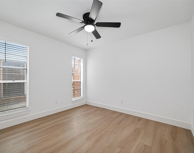 1834 Shadow Rock Drive - Photo Thumbnail 28