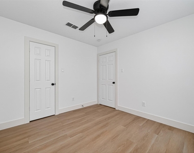 1834 Shadow Rock Drive - Photo Thumbnail 27