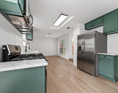 1834 Shadow Rock Drive - Photo Thumbnail 12