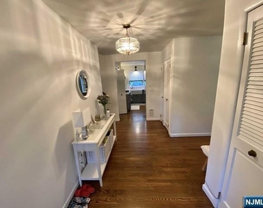 212 Delmar - Photo Thumbnail 1