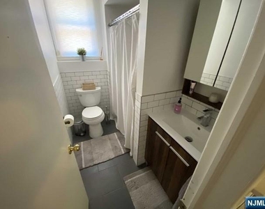 212 Delmar - Photo Thumbnail 16