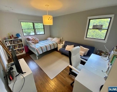 212 Delmar - Photo Thumbnail 11