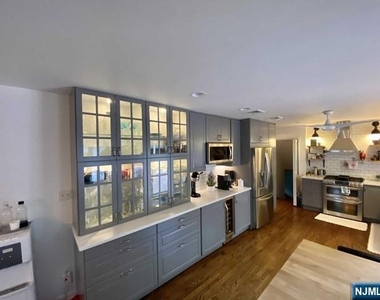 212 Delmar - Photo Thumbnail 5