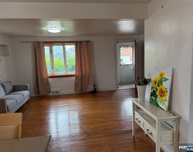 26 E Homestead - Photo Thumbnail 1