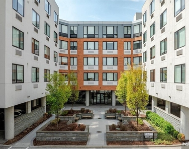 470 Main - Photo Thumbnail 1