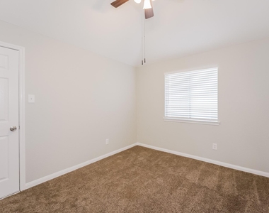 3806 Teal Maple Court - Photo Thumbnail 10