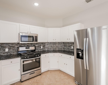 3806 Teal Maple Court - Photo Thumbnail 5