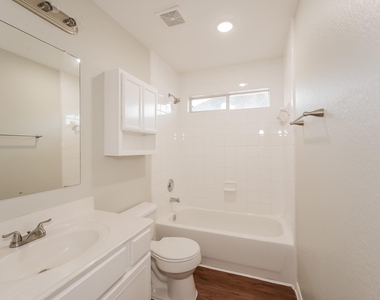 3806 Teal Maple Court - Photo Thumbnail 13