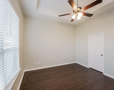 3806 Teal Maple Court - Photo Thumbnail 7
