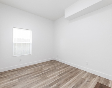 9727 Stedman Street - Photo Thumbnail 7