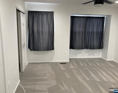2388 Quill - Photo Thumbnail 9