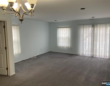 2388 Quill - Photo Thumbnail 7