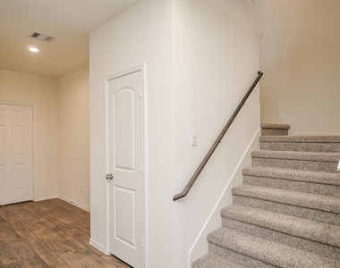 5210 Becker Hills Lane - Photo Thumbnail 11