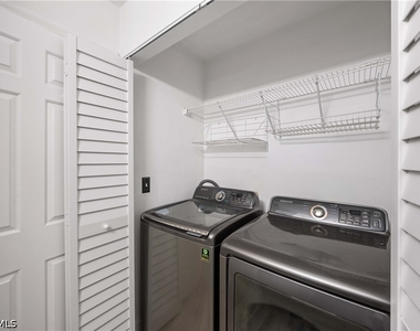 228 Fox Glen Drive - Photo Thumbnail 22