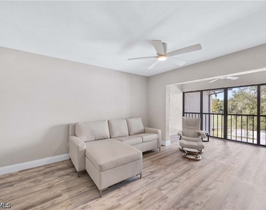 228 Fox Glen Drive - Photo Thumbnail 11
