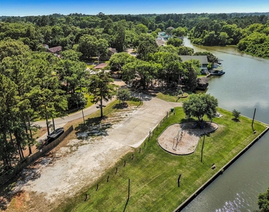303 Shawnee Drive - Photo Thumbnail 22