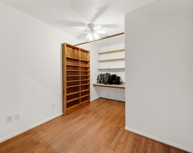 303 Shawnee Drive - Photo Thumbnail 15