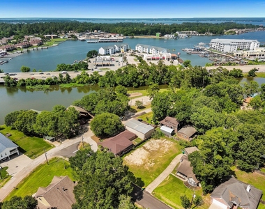303 Shawnee Drive - Photo Thumbnail 21