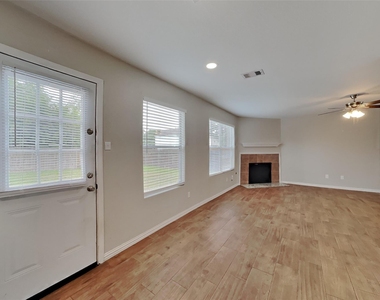 16960 Wren Hill Street - Photo Thumbnail 4