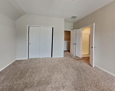 16960 Wren Hill Street - Photo Thumbnail 5