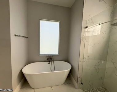 3335 16th Avenue Se - Photo Thumbnail 21